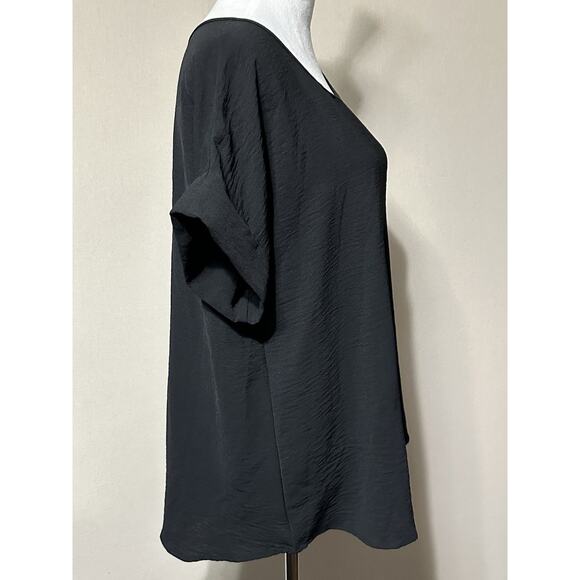 Entro Boutique Black Short Sleeve Rolled Cuff Size M Relaxed Fit Closet Staple - Picture 4 of 11